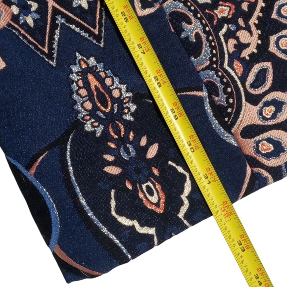 Chicos Jacquard Textured Topper Floral Lined Snap Closure Jacket Size 2(M) - Picture 6 of 7